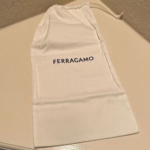 Ferragamo Rectangle Dust Cover Beige Drawstring Top Travel Storage Bag New - Picture 1 of 8